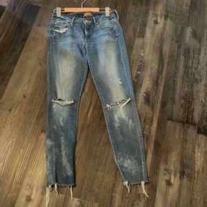 Mother Looker Ankle Fray in Getting Rowdy.